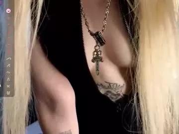 Girls: discover live performances with matured cam models, from teasing to fixations, in a variety of stunning live sex cams.
