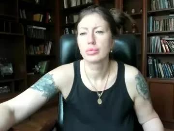 Girls: discover live performances with matured cam models, from teasing to fixations, in a variety of stunning live sex cams.