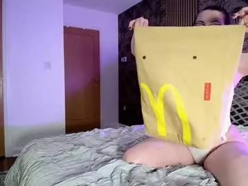 Girls: discover live performances with matured cam models, from teasing to fixations, in a variety of stunning live sex cams.
