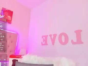 Girls: discover live performances with matured cam models, from teasing to fixations, in a variety of stunning live sex cams.