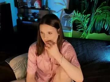 Girls: discover live performances with matured cam models, from teasing to fixations, in a variety of stunning live sex cams.