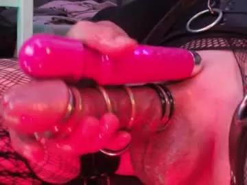 Girls: discover live performances with matured cam models, from teasing to fixations, in a variety of stunning live sex cams.