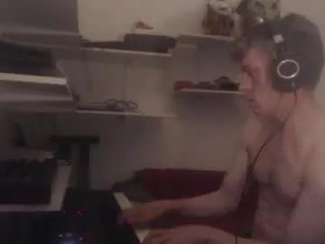 Girls: discover live performances with matured cam models, from teasing to fixations, in a variety of stunning live sex cams.