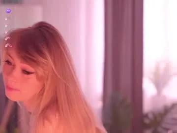 Girls: discover live performances with matured cam models, from teasing to fixations, in a variety of stunning live sex cams.