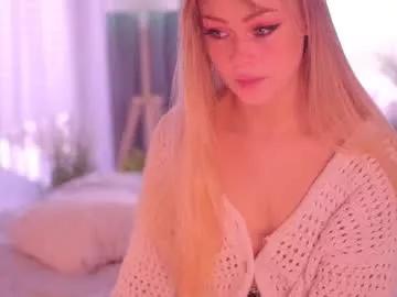 Girls: discover live performances with matured cam models, from teasing to fixations, in a variety of stunning live sex cams.