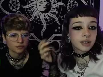 Girls: discover live performances with matured cam models, from teasing to fixations, in a variety of stunning live sex cams.