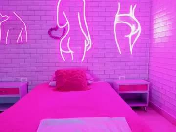 Girls: discover live performances with matured cam models, from teasing to fixations, in a variety of stunning live sex cams.