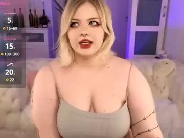 Girls: discover live performances with matured cam models, from teasing to fixations, in a variety of stunning live sex cams.