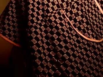 Girls: discover live performances with matured cam models, from teasing to fixations, in a variety of stunning live sex cams.