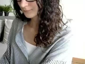 Girls: discover live performances with matured cam models, from teasing to fixations, in a variety of stunning live sex cams.