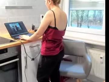 Girls: discover live performances with matured cam models, from teasing to fixations, in a variety of stunning live sex cams.