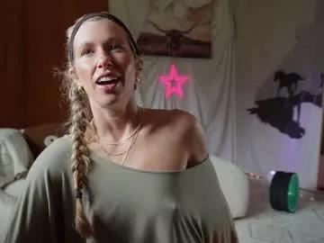Girls: discover live performances with matured cam models, from teasing to fixations, in a variety of stunning live sex cams.