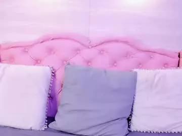 Girls: discover live performances with matured cam models, from teasing to fixations, in a variety of stunning live sex cams.