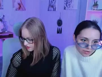 Girls: discover live performances with matured cam models, from teasing to fixations, in a variety of stunning live sex cams.