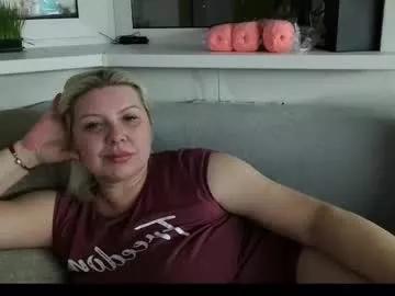 luxury_white from Chaturbate
