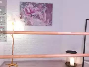 Girls: discover live performances with matured cam models, from teasing to fixations, in a variety of stunning live sex cams.