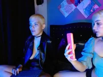 Girls: discover live performances with matured cam models, from teasing to fixations, in a variety of stunning live sex cams.