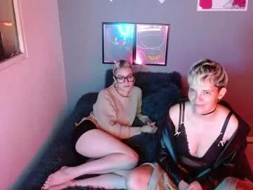 Girls: discover live performances with matured cam models, from teasing to fixations, in a variety of stunning live sex cams.