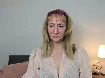 Girls: discover live performances with matured cam models, from teasing to fixations, in a variety of stunning live sex cams.