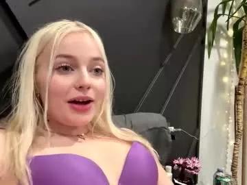 Girls: discover live performances with matured cam models, from teasing to fixations, in a variety of stunning live sex cams.