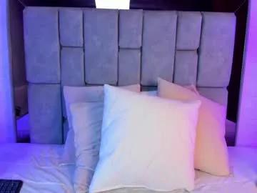 Girls: discover live performances with matured cam models, from teasing to fixations, in a variety of stunning live sex cams.