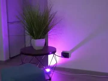 Girls: discover live performances with matured cam models, from teasing to fixations, in a variety of stunning live sex cams.