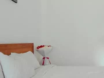 Girls: discover live performances with matured cam models, from teasing to fixations, in a variety of stunning live sex cams.