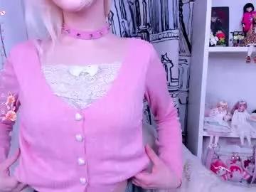 Girls: discover live performances with matured cam models, from teasing to fixations, in a variety of stunning live sex cams.