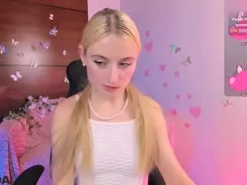 Girls: discover live performances with matured cam models, from teasing to fixations, in a variety of stunning live sex cams.