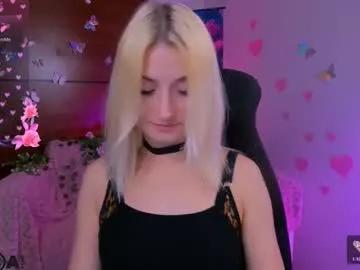 Girls: discover live performances with matured cam models, from teasing to fixations, in a variety of stunning live sex cams.