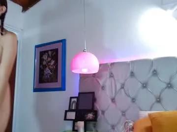 Girls: discover live performances with matured cam models, from teasing to fixations, in a variety of stunning live sex cams.