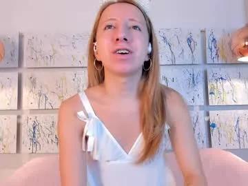 Girls: discover live performances with matured cam models, from teasing to fixations, in a variety of stunning live sex cams.