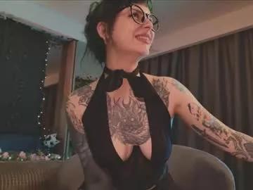 Girls: discover live performances with matured cam models, from teasing to fixations, in a variety of stunning live sex cams.