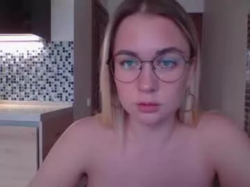 Girls: discover live performances with matured cam models, from teasing to fixations, in a variety of stunning live sex cams.