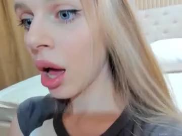 Girls: discover live performances with matured cam models, from teasing to fixations, in a variety of stunning live sex cams.