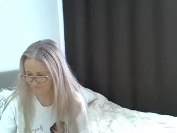 Girls: discover live performances with matured cam models, from teasing to fixations, in a variety of stunning live sex cams.