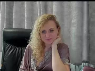 Girls: discover live performances with matured cam models, from teasing to fixations, in a variety of stunning live sex cams.