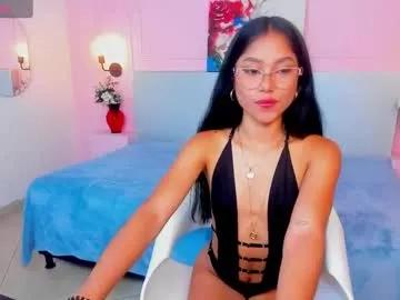 Girls: discover live performances with matured cam models, from teasing to fixations, in a variety of stunning live sex cams.
