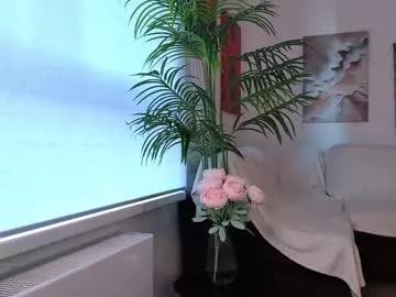 milly_saint from Chaturbate