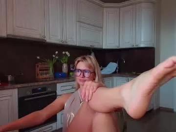 Girls: discover live performances with matured cam models, from teasing to fixations, in a variety of stunning live sex cams.
