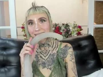 Girls: discover live performances with matured cam models, from teasing to fixations, in a variety of stunning live sex cams.