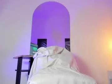 Girls: discover live performances with matured cam models, from teasing to fixations, in a variety of stunning live sex cams.