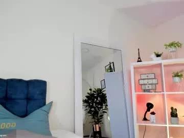 Girls: discover live performances with matured cam models, from teasing to fixations, in a variety of stunning live sex cams.