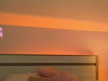 Girls: discover live performances with matured cam models, from teasing to fixations, in a variety of stunning live sex cams.