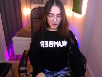Girls: discover live performances with matured cam models, from teasing to fixations, in a variety of stunning live sex cams.