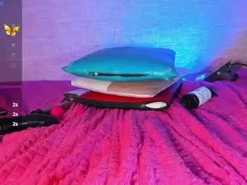 Girls: discover live performances with matured cam models, from teasing to fixations, in a variety of stunning live sex cams.