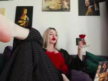 Girls: discover live performances with matured cam models, from teasing to fixations, in a variety of stunning live sex cams.