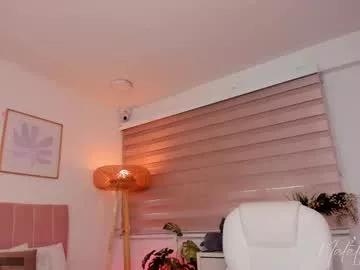 Girls: discover live performances with matured cam models, from teasing to fixations, in a variety of stunning live sex cams.