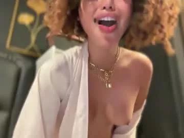 Girls: discover live performances with matured cam models, from teasing to fixations, in a variety of stunning live sex cams.