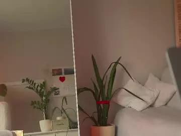 Girls: discover live performances with matured cam models, from teasing to fixations, in a variety of stunning live sex cams.